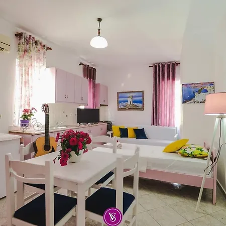 Vila Stupende شقة