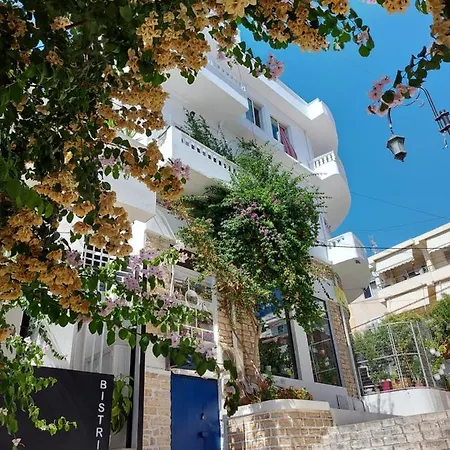 Vila Stupende Σαράντα